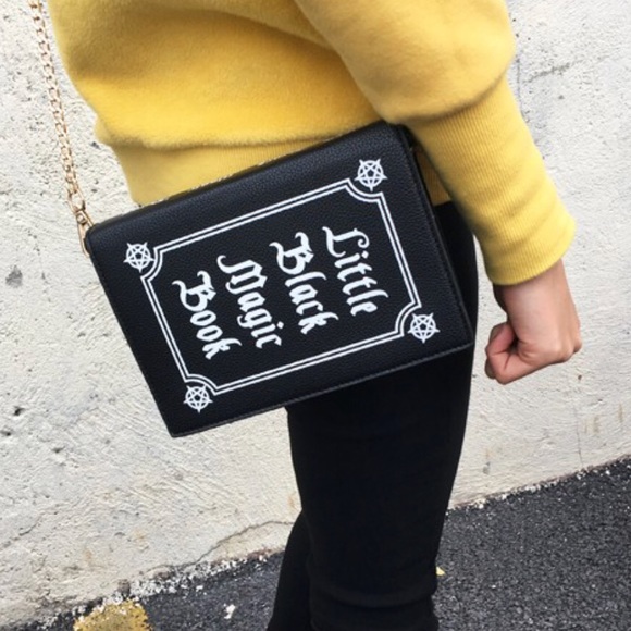 Little Black Book of Magic Purse 🔮 - Picture 8 of 8